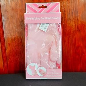 HAND GLOVES WITH SOFTENING JOJOBO & OLIVE OIL INFUSED nourishment